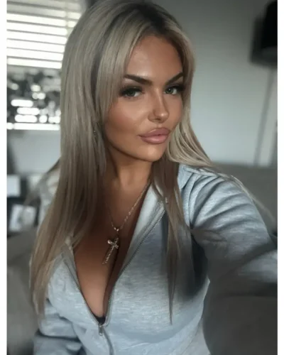 brunettebarbie_xox